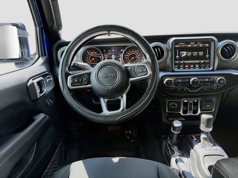 Used 2019 Jeep Wrangler Unlimited Sahara AWD/4WD image 22