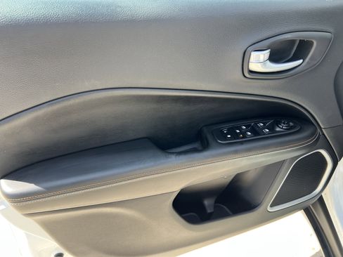 Used 2018 Jeep Compass Sport w/ Tech Group image 13