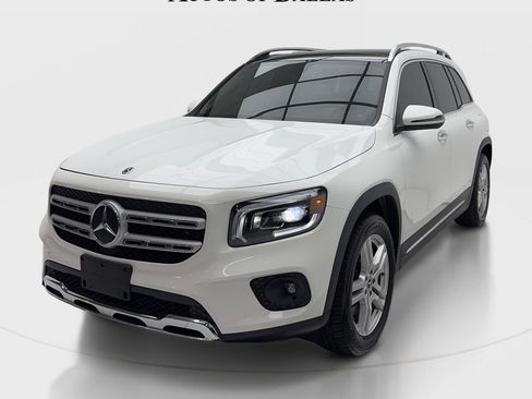 Used 2022 Mercedes-Benz GLB 250 4MATIC w/ Premium Package Lite image 4