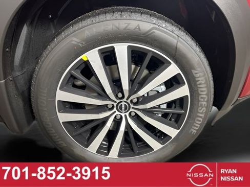 New 2025 Nissan Pathfinder Platinum w/ Cargo Package image 15