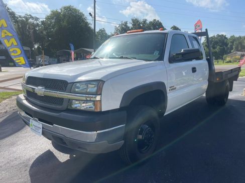 Used 2004 Chevrolet Silverado 3500 4x4 Extended Cab w/ Heavy-Duty Power Package image 3