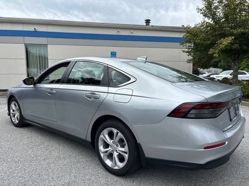 Used 2025 Honda Accord LX image 4