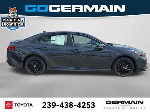 Used 2025 Toyota Camry SE FWD image 7