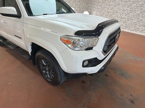 Used 2021 Toyota Tacoma SR5 RWD image 9