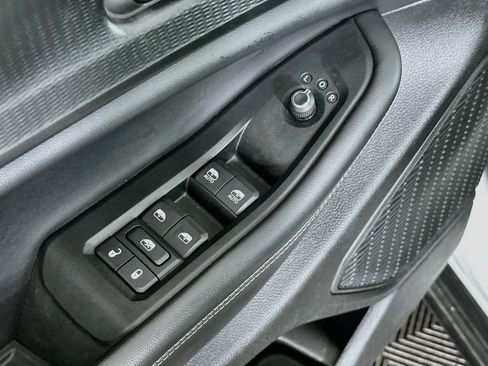 Used 2023 Jeep Grand Cherokee L Laredo AWD/4WD image 15