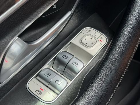 Used 2020 Mercedes-Benz GLE 350 w/ Premium Package image 27