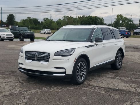 Certified 2024 Lincoln Aviator AWD w/ Premium Package image 3