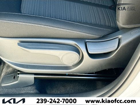 New 2026 Kia Sorento LX image 24