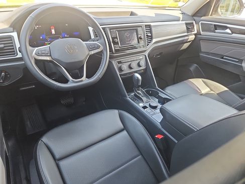 Certified 2023 Volkswagen Atlas SE AWD/4WD image 4