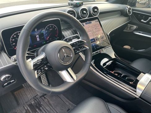 Used 2024 Mercedes-Benz GLC 300 4MATIC image 12