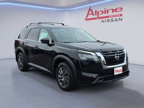 New 2025 Nissan Pathfinder SV w/ SV Premium Package image 7