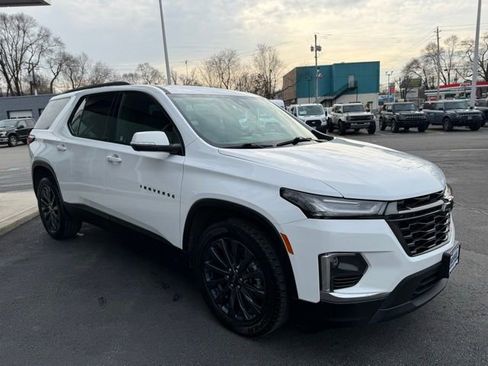 Used 2023 Chevrolet Traverse RS image 10