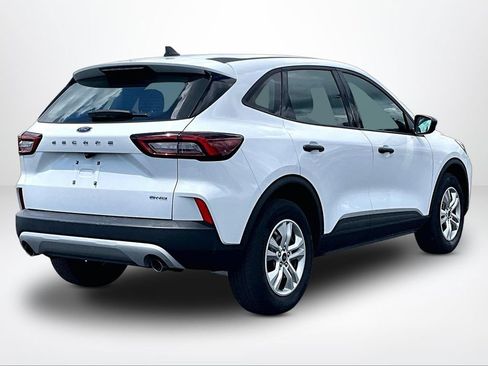 Used 2023 Ford Escape AWD image 2