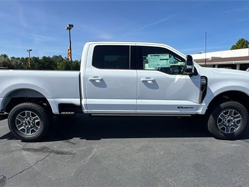 New 2025 Ford F250 Lariat w/ FX4 Off-Road Package image 3