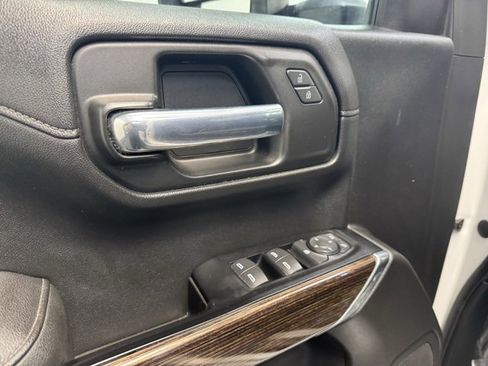 Used 2020 GMC Sierra 1500 SLE w/ Preferred Package image 12
