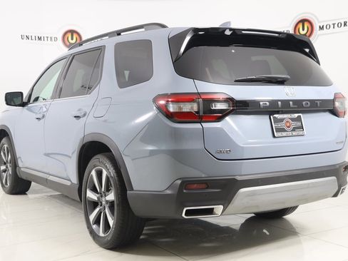 Used 2023 Honda Pilot Touring image 4