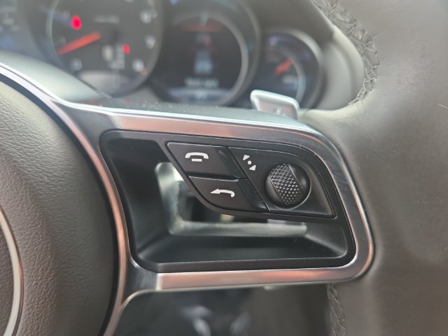 Used 2016 Porsche Cayenne AWD/4WD image 21