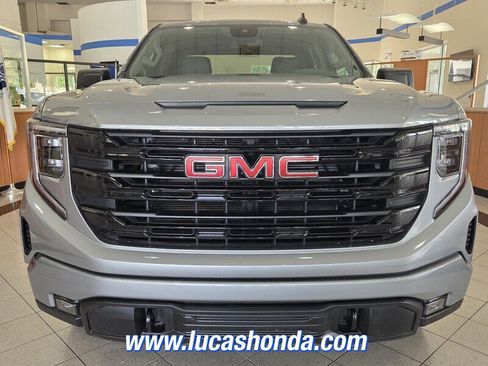 Used 2024 GMC Sierra 1500 Elevation w/ X31 Off-Road Package AWD/4WD image 2