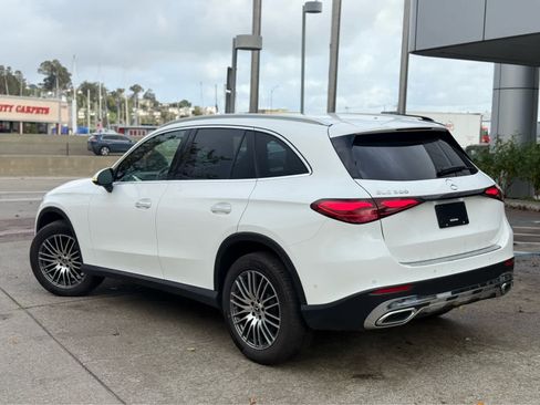 Used 2025 Mercedes-Benz GLC 300 image 4