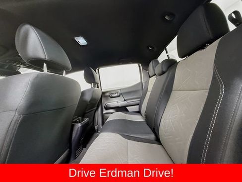Certified 2021 Toyota Tacoma TRD Off-Road AWD/4WD image 9
