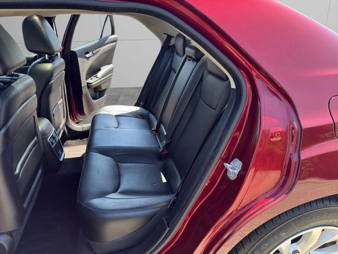 Used 2015 Chrysler 300 Limited RWD image 12