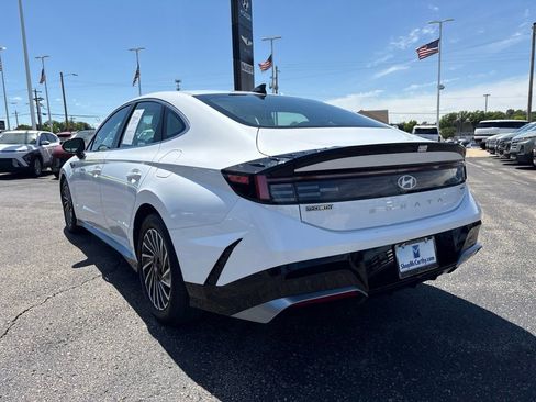 Certified 2025 Hyundai Sonata SEL FWD image 9