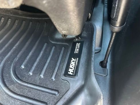 Used 2022 Chevrolet Silverado 1500 Custom AWD/4WD image 19