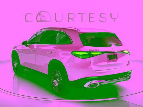 Certified 2026 Mercedes-Benz GLC 300 image 3