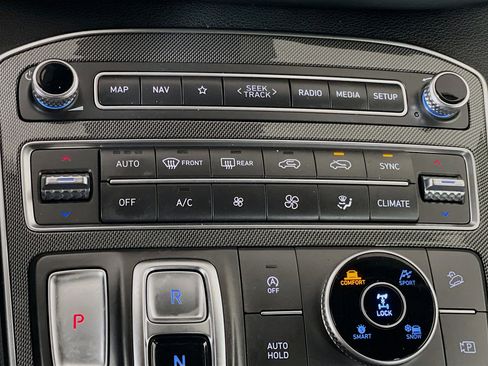 Used 2023 Hyundai Santa Fe SEL image 24