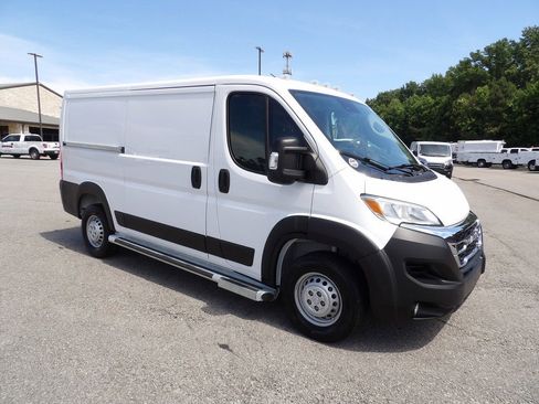 Used 2025 RAM ProMaster 2500 w/ U-Haul Equipment Group FWD image 10