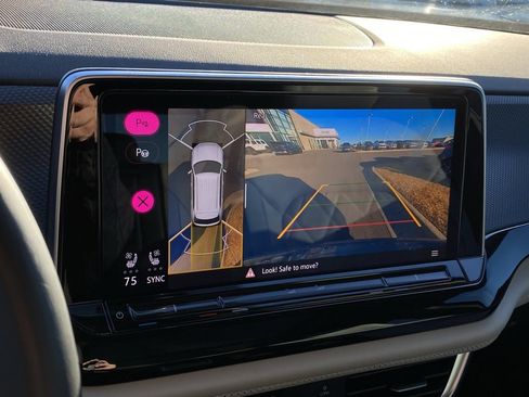 Used 2024 Volkswagen Atlas Cross Sport SEL Premium R-Line image 16