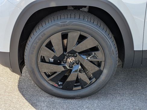 New 2026 Volkswagen Atlas SE image 10