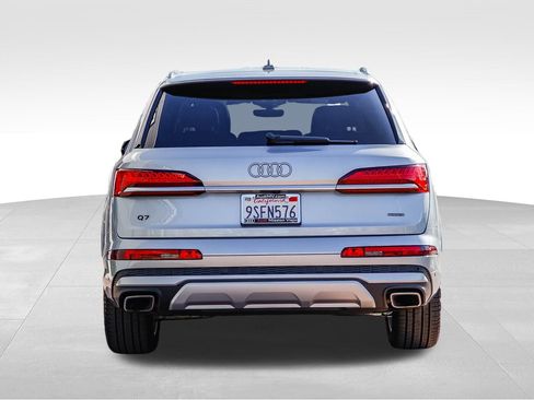 Certified 2025 Audi Q7 2.0T Premium w/ Convenience Package image 6