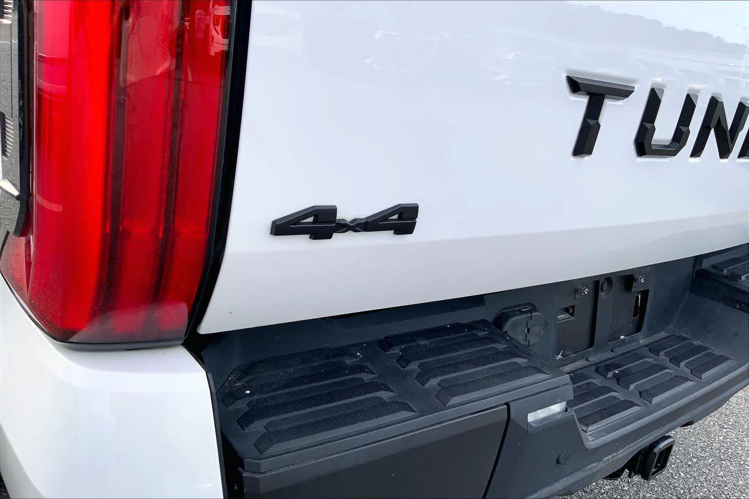 Used 2023 Toyota Tundra SR5 w/ SR5 Premium Package AWD/4WD image 28