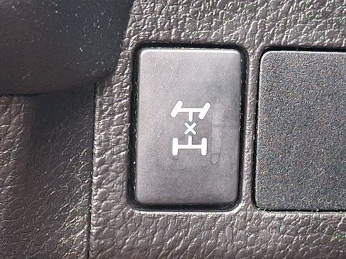 Used 2017 Toyota RAV4 LE w/ All Weather Liner Package AWD/4WD image 22