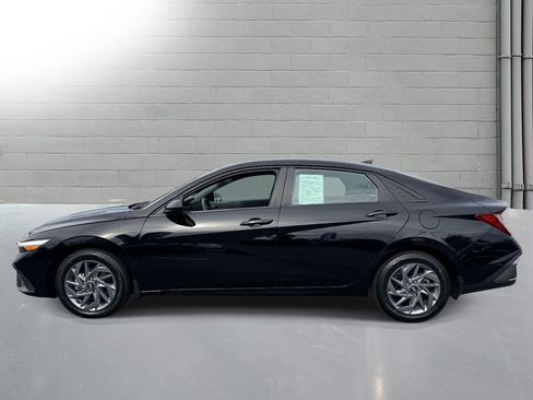 Used 2024 Hyundai Elantra SEL FWD image 5