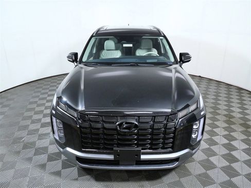 Used 2024 Hyundai Palisade Limited image 3