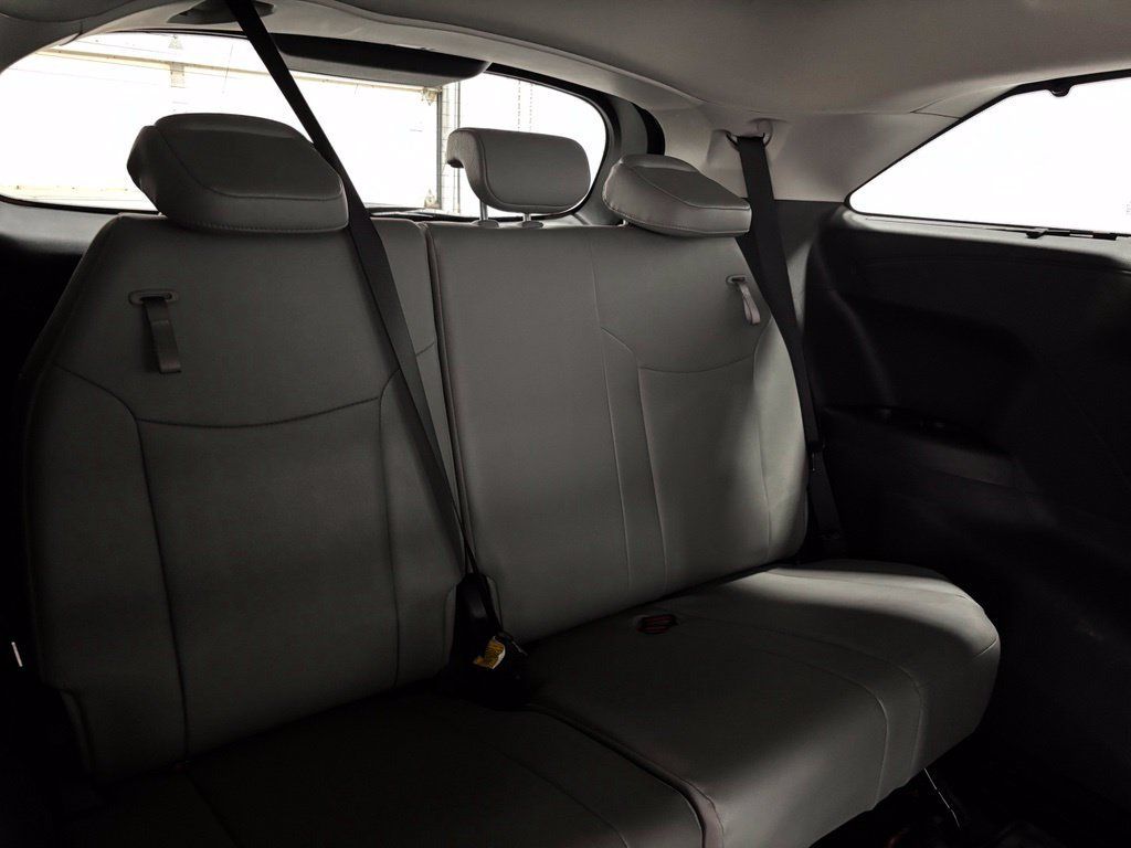 Used 2026 Toyota Sienna XLE AWD/4WD image 61