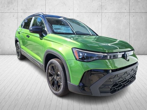 New 2026 Volkswagen Taos SE image 7