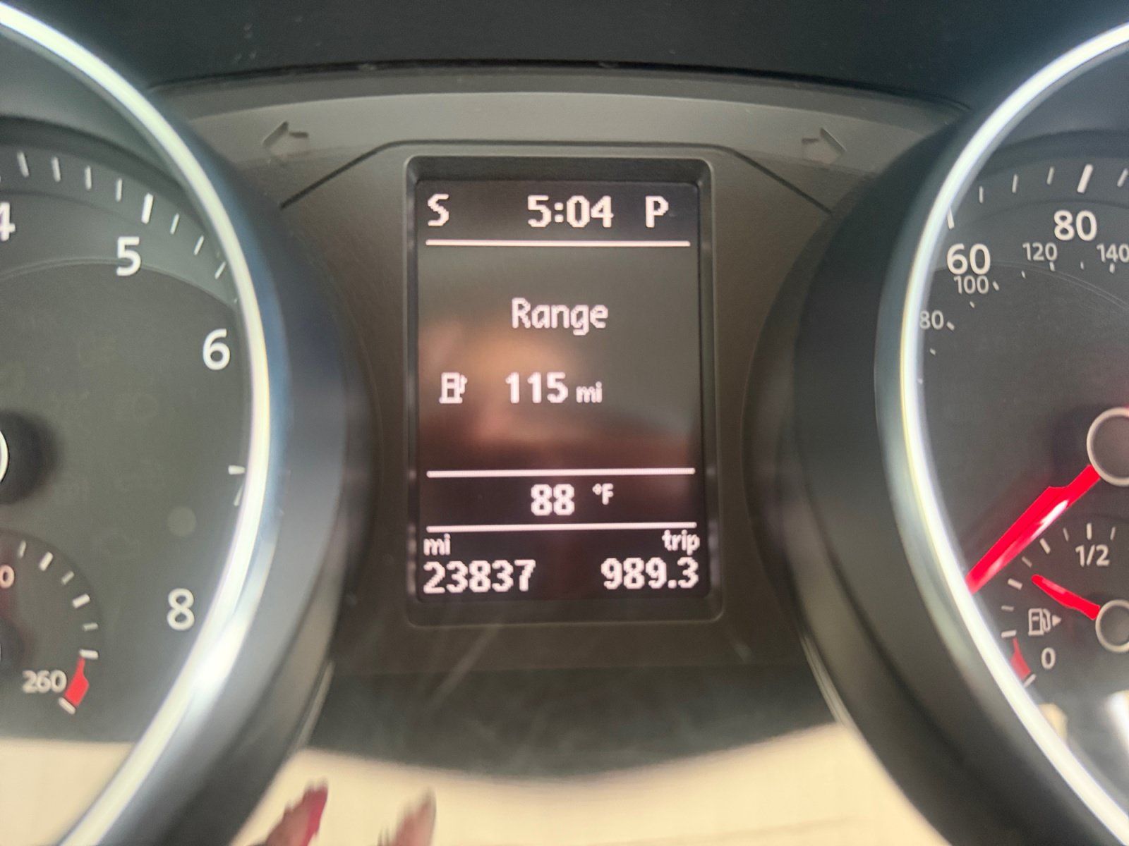 Used 2017 Volkswagen Passat 1.8T SE FWD image 2