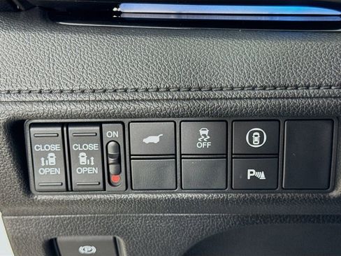 Used 2022 Honda Odyssey Elite image 13