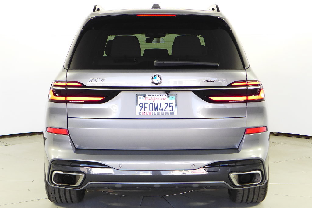 Used 2023 BMW X7 xDrive40i w/ M Sport Package AWD/4WD image 8