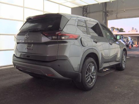 Used 2023 Nissan Rogue S FWD image 3