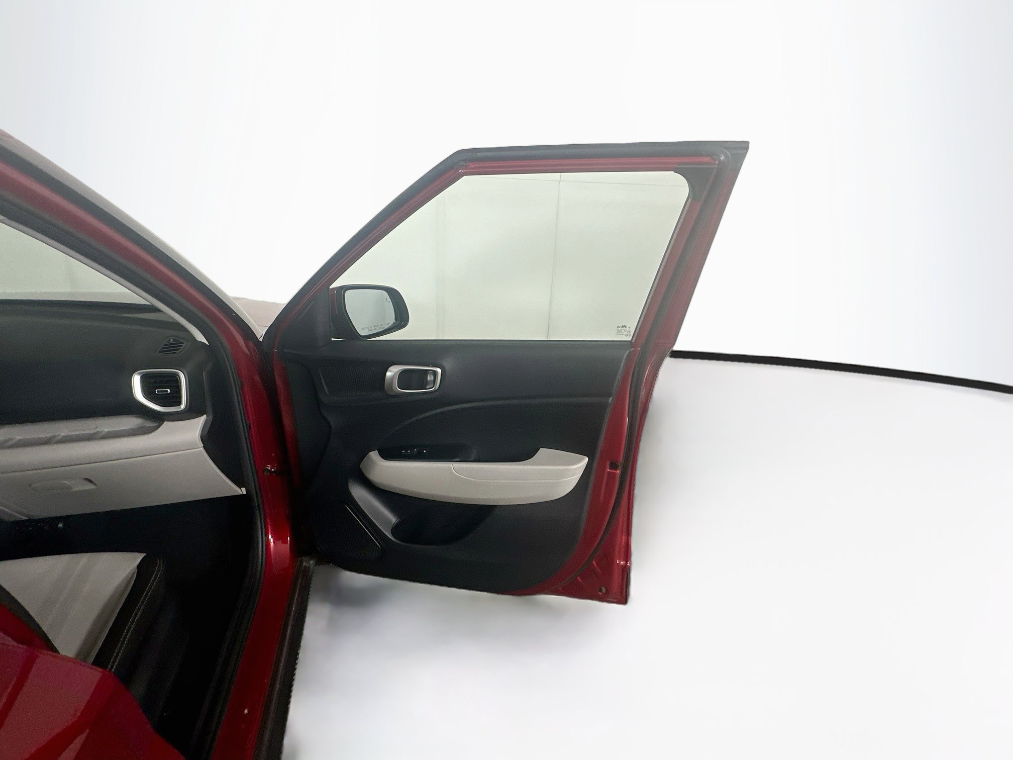 Used 2025 Hyundai Venue SEL FWD image 30