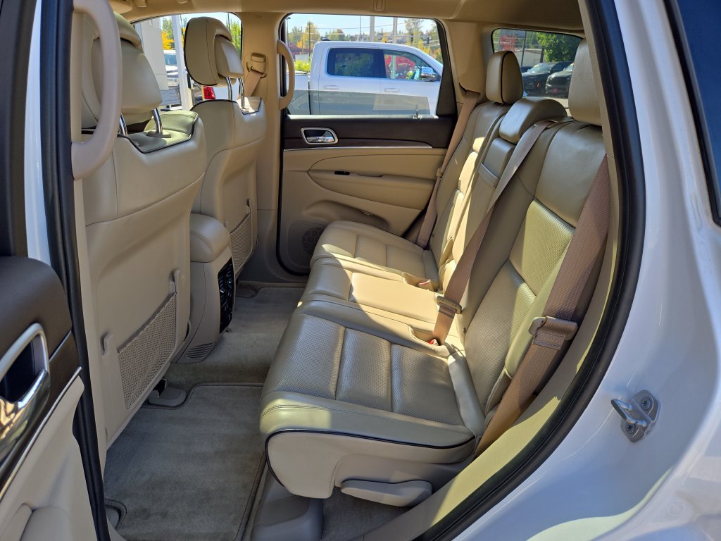 Used 2018 Jeep Grand Cherokee Overland AWD/4WD image 15