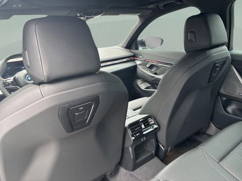 Used 2025 BMW i5 eDrive40i w/ Premium Package image 27