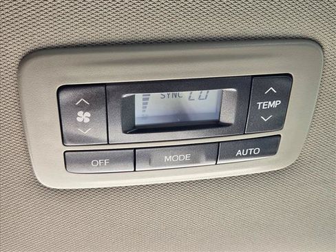 Used 2019 Toyota Sienna XLE w/ XLE Navigation Package FWD image 19
