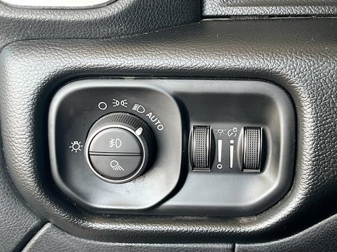 Used 2019 RAM 2500 Laramie AWD/4WD image 10