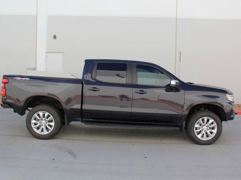Used 2024 Chevrolet Silverado 1500 LT AWD/4WD image 4