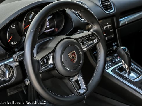 Used 2025 Porsche 718 Cayman image 27